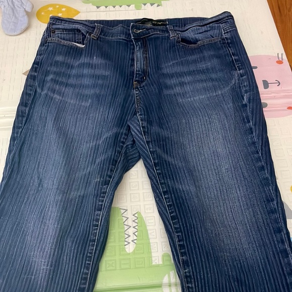 Soft stretchy comfy - Picture 1 of 3